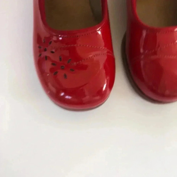 Buster Brown Vintage Red Patent Leather Mary Jane Shoes - Picture 6 of 10